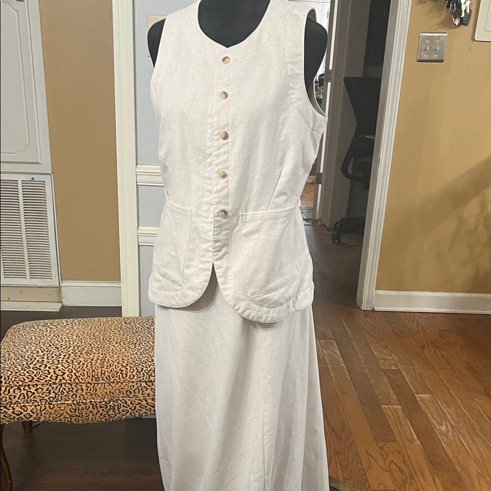 House of Harlow 1960 Cream Skirt & Vest Set